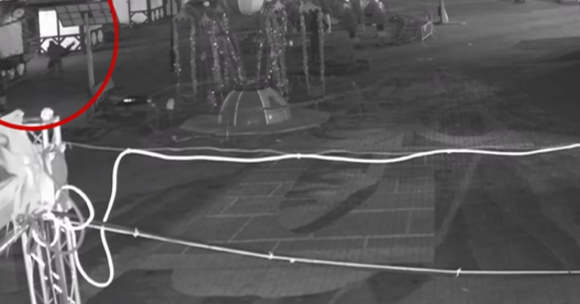 Новорічні правопорушення: п'яні на квадроциклі, вкрадені гірлянди та поламана фотозона з Beatles на сайті 20minut.ua Новорічні правопорушення: п'яні на квадроциклі, вкрадені гірлянди та поламана фотозона з Beatles, фото №2 на сайті 20minut.ua