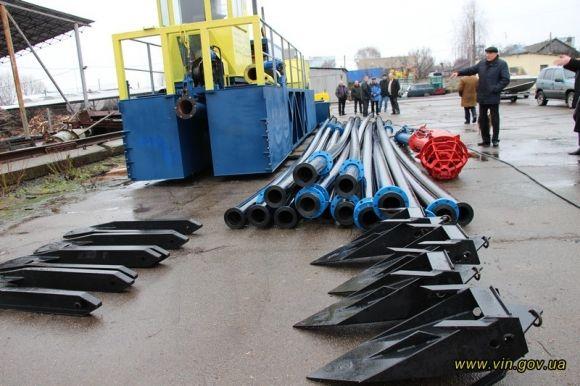 Для області купили земснаряд за три мільйона. Схожий є і у Вінниці на сайті 20minut.ua Для області купили земснаряд за три мільйона. Схожий є і у Вінниці, фото №1 на сайті 20minut.ua