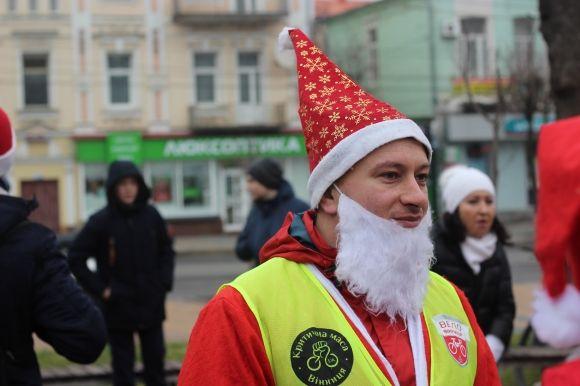 Різдвяний велопарад: Морози та Снігурки на “велооленях” проїхали містом 20 кілометрів, фото №2 на сайті 20minut.ua