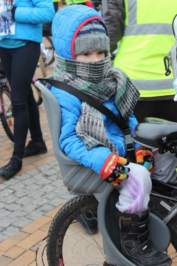 Різдвяний велопарад: Морози та Снігурки на “велооленях” проїхали містом 20 кілометрів, фото №13 на сайті 20minut.ua