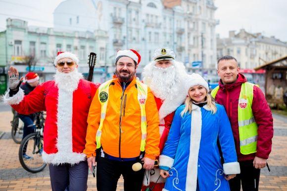 Сергій Кудлаєнко разом з велоактивістами привітав рідне місто  новорічним велопарадом (Прес-служба Сергія Кудлаєнка), фото №3 на сайті 20minut.ua