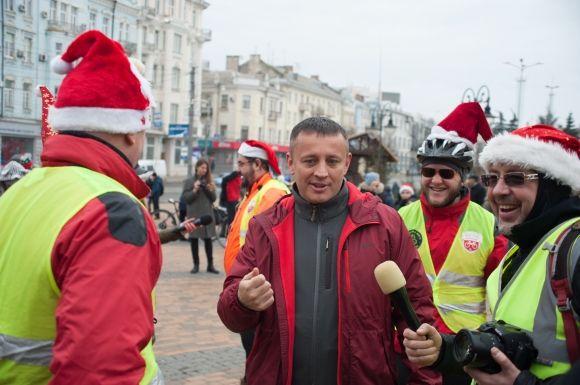 Сергій Кудлаєнко разом з велоактивістами привітав рідне місто  новорічним велопарадом (Прес-служба Сергія Кудлаєнка), фото №1 на сайті 20minut.ua