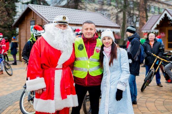 Сергій Кудлаєнко разом з велоактивістами привітав рідне місто  новорічним велопарадом (Прес-служба Сергія Кудлаєнка), фото №2 на сайті 20minut.ua