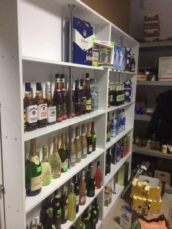 У Хмельницькому хотіли продати  "сурогат" під виглядом елітного алкоголю на сайті vsim.ua У Хмельницькому хотіли продати  "сурогат" під виглядом елітного алкоголю, фото №2 на сайті vsim.ua