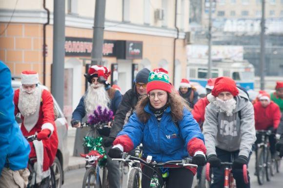 Сергій Кудлаєнко разом з велоактивістами привітав рідне місто  новорічним велопарадом (Прес-служба Сергія Кудлаєнка), фото №9 на сайті 20minut.ua