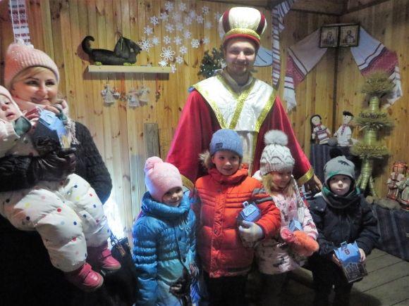 Штурм гостини Миколая: на що йдуть хмельничани заради цукерок і чому в програму внесуть зміни, фото №2 на сайті vsim.ua