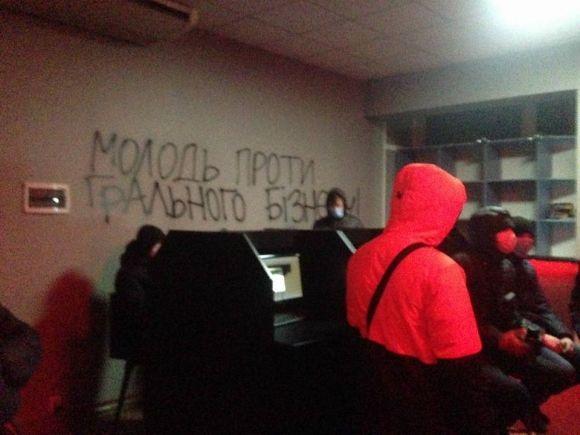 Безкарно «розмальовує» підпільні казино. Інтерв’ю з активістом Денисом Котовим, фото №1 на сайті 20minut.ua