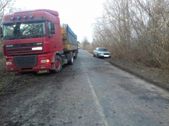 Водій «Ауді А6» обганяв вантажівку. Чому ж бус врізався в дерево? на сайті 20minut.ua Водій «Ауді А6» обганяв вантажівку. Чому ж бус врізався в дерево?, фото №2 на сайті 20minut.ua