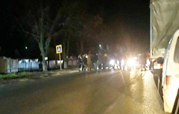 На виїзді з Вінниці люди перекрили дорогу через земельний конфлікт (ОНОВЛЕНО), фото №1 на сайті 20minut.ua