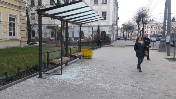 На Різдво дебошир заліз в вертеп та намагався вкрасти звідти гроші, фото №1 на сайті 20minut.ua