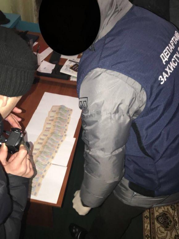 На Хмельниччині сільський голова "погорів" на хабарі, фото №1 на сайті vsim.ua