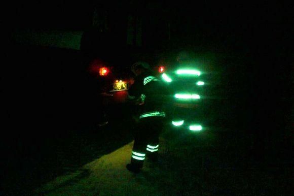 У Городоцькому районі "ВАЗ" злетів у кювет. Авто діставали рятівники, фото №1 на сайті vsim.ua