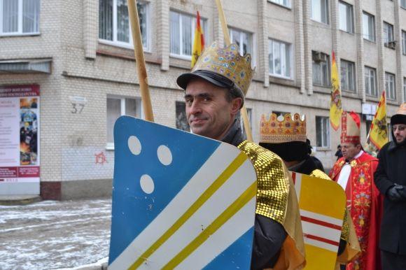 Вулицями Хмельницького пройшла театралізована католицька хода. Трьох Царів везли в кареті, фото №16 на сайті vsim.ua