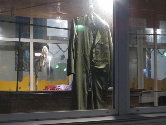 У Хмельницькому знесли зупинку, розбирають літній майданчик і магазин - виконують рішення влади на сайті vsim.ua У Хмельницькому знесли зупинку, розбирають літній майданчик і магазин - виконують рішення влади, фото №4 на сайті vsim.ua