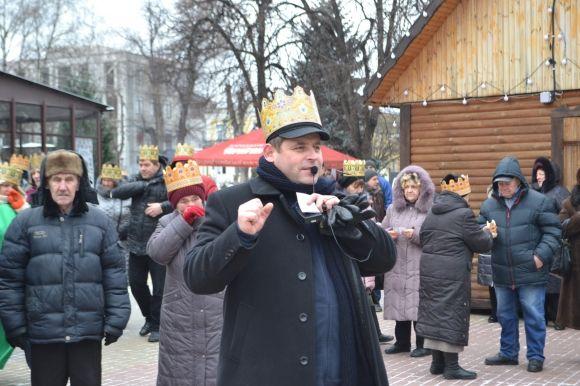 Вулицями Хмельницького пройшла театралізована католицька хода. Трьох Царів везли в кареті, фото №5 на сайті vsim.ua