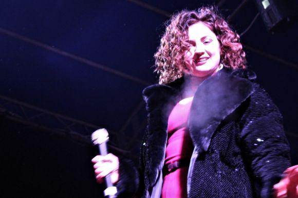 Головну ялинку Вінниці закривали фаєрщики, Цибульська та караоке з «Винником» на сайті 20minut.ua Головну ялинку Вінниці закривали фаєрщики, Цибульська та караоке з «Винником», фото №10 на сайті 20minut.ua