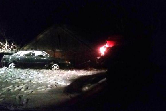 У Ярмолинцях легковик злетів у кювет. Автівку діставали рятівники на сайті vsim.ua У Ярмолинцях легковик злетів у кювет. Автівку діставали рятівники, фото №1 на сайті vsim.ua