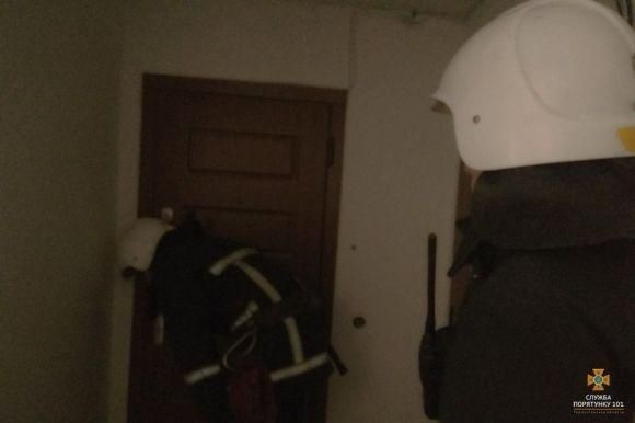 На "БАМі" жінка залишила дитину вдома. Маля відкрило вікно і гукало маму, фото №1 на сайті 20minut.ua