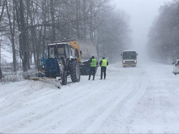 Через негоду в шістьох областях обмежили рух для фур. Вінницька у списку (ОНОВЛЕНО), фото №3 на сайті 20minut.ua