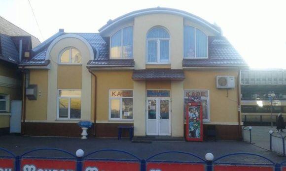 Приміщення кафе "Фонтан" на залізничному вокзалі оновлять та відкриють там новий фаст-фуд на сайті 20minut.ua Приміщення кафе "Фонтан" на залізничному вокзалі оновлять та відкриють там новий фаст-фуд, фото №3 на сайті 20minut.ua