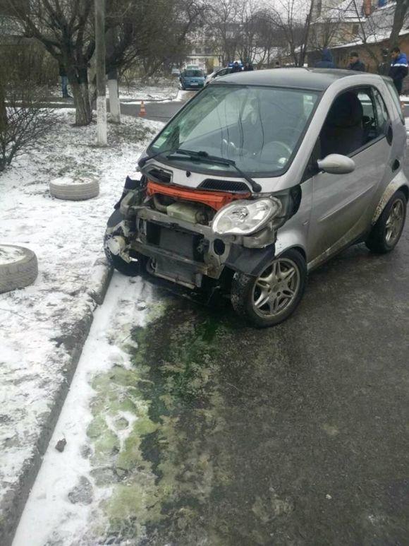 У Вінниці в ДТП потрапило таксі. Постраждали молода жінка та немовля, фото №1 на сайті 20minut.ua