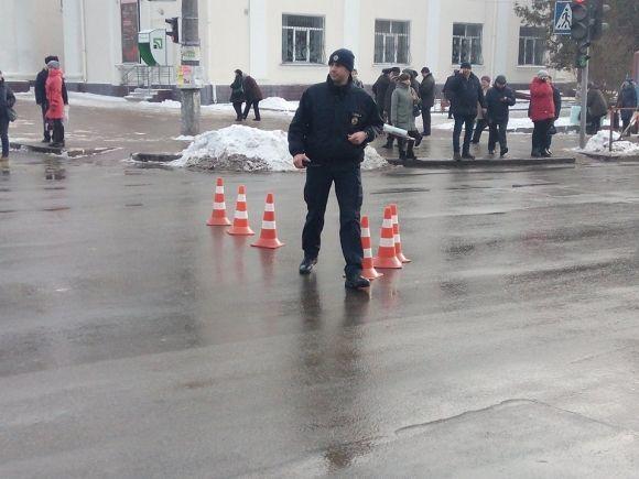 Ветерани МВС перекривали дорогу на Кам’янецькій і Пушкіна (ОНОВЛЕНО) на сайті vsim.ua Ветерани МВС перекривали дорогу на Кам’янецькій і Пушкіна (ОНОВЛЕНО), фото №4 на сайті vsim.ua