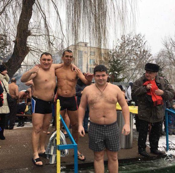 Як тернополяни купаються на Водохреща (ОНОВЛЕНО), фото №11 на сайті 20minut.ua