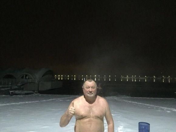 Як тернополяни купаються на Водохреща (ОНОВЛЕНО), фото №1 на сайті 20minut.ua