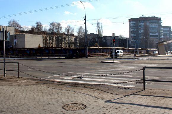 На розі Келецької та Космонавтів увімкнули новий світлофор. Третій у районі цього перехрестя на сайті 20minut.ua На розі Келецької та Космонавтів увімкнули новий світлофор. Третій у районі цього перехрестя, фото №3 на сайті 20minut.ua