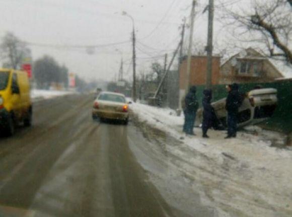 ДТП на Старому місті: не розминулися дві іномарки. "Ford" перекинувся, фото №2 на сайті 20minut.ua
