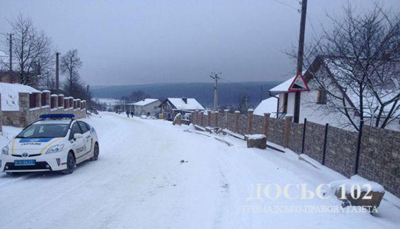 Небезпечні ігри призвели до смерті дівчини: молоді люди причепили санки до авто і так каталися, фото №2 на сайті 20minut.ua