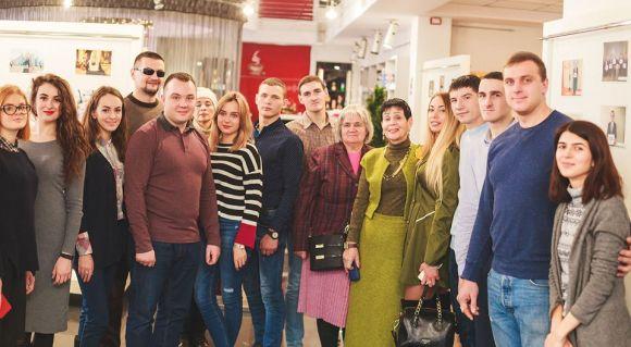 На вінницькій фотовиставці на підтримку єдності України представили світлини зі всього світу, фото №1 на сайті 20minut.ua