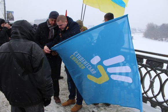 Свято Єдності. «Живий ланцюг» об’єднав береги Південного Бугу на сайті 20minut.ua Свято Єдності. «Живий ланцюг» об’єднав береги Південного Бугу, фото №2 на сайті 20minut.ua