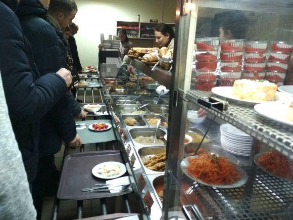 Рейд по їдальням: як і чим годують працівників міської ради на сайті 20minut.ua Рейд по їдальням: як і чим годують працівників міської ради, фото №10 на сайті 20minut.ua