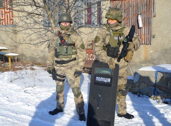 Житомирські поліцейські взяли участь у тактико-спеціальних навчаннях із затримання небезпечних злочинців на сайті 20minut.ua Житомирські поліцейські взяли участь у тактико-спеціальних навчаннях із затримання небезпечних злочинців, фото №1 на сайті 20minut.ua