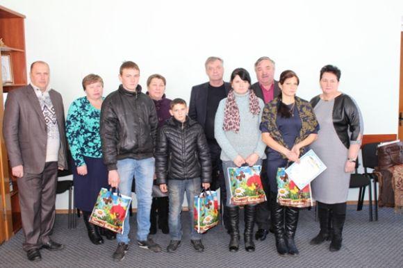 Брат врятував брата з-під криги. Сани злетіли на лід і потрапили в ополонку на сайті 20minut.ua Брат врятував брата з-під криги. Сани злетіли на лід і потрапили в ополонку, фото №1 на сайті 20minut.ua