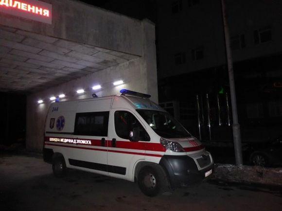 У Києві троє хлопців вистрілили в вінничанина, який заступився за кондуктора на сайті 20minut.ua У Києві троє хлопців вистрілили в вінничанина, який заступився за кондуктора, фото №1 на сайті 20minut.ua