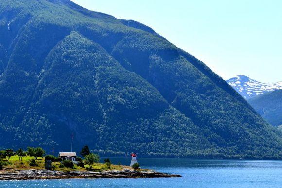 Селфі із льодовиком та сальто над прірвою: як дешево відпочити у недешевій Норвегії, фото №2 на сайті 20minut.ua