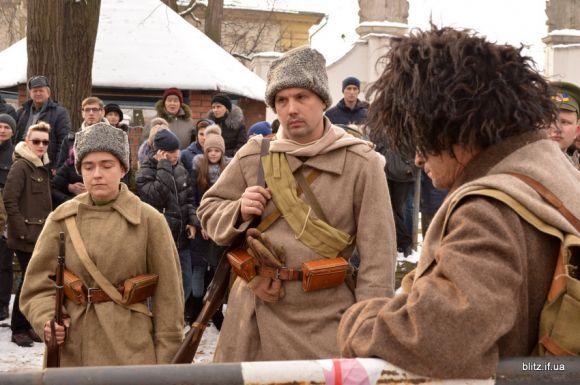 Кам’янчани взяли участь у відтворенні бою на станції Крути, фото №1 на сайті 20minut.ua