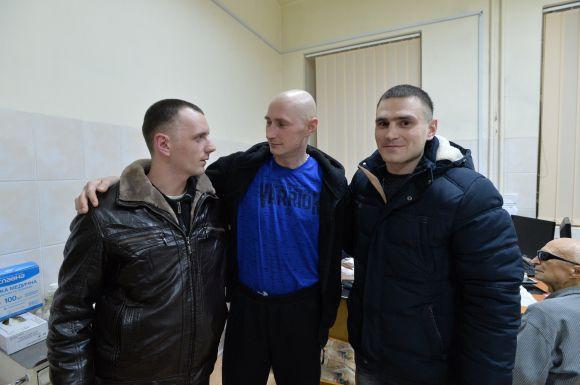 Двоє несли, п’ятеро  йшли слідом – Як звільняли з полону Романа Савкова, фото №4 на сайті 20minut.ua