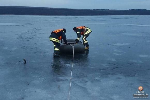 Cмерть на водоймі: у Івачеві рибалка провалився під лід, фото №1 на сайті 20minut.ua