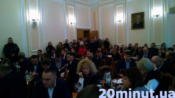 Сесія у Тернополі: під стінами ганебний цирк, - депутат, фото №1 на сайті 20minut.ua