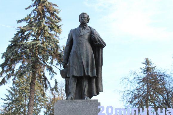 Тернопільський Пушкін: інтерв'ю з пам'ятником, фото №3 на сайті 20minut.ua