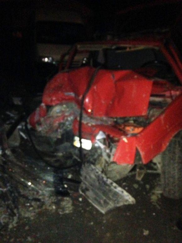 ДТП у Любарському районі: аби витягти чоловіка з понівеченої автівки, довелося зрізати дах, фото №1 на сайті 20minut.ua