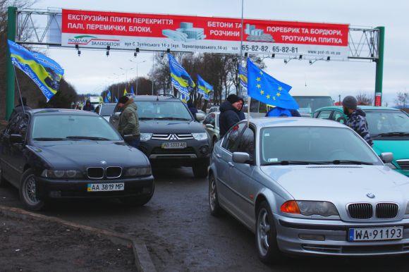 Новини Вінниці - фото з П'ять сотень авто сигналили і «поставили на вуха» всю Вінницю. Що це було? (ОНОВЛЕНО) П'ять сотень авто сигналили і «поставили на вуха» всю Вінницю. Що це було? (ОНОВЛЕНО), фото №3 на сайті 20minut.ua