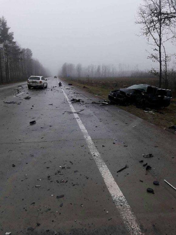ДТП за участю трьох автомобілів: одного водія довелося деблокувати, фото №1 на сайті 20minut.ua