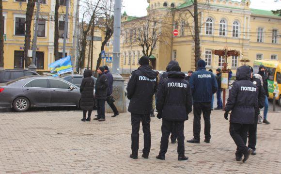 Новини Вінниці - фото з П'ять сотень авто сигналили і «поставили на вуха» всю Вінницю. Що це було? (ОНОВЛЕНО) П'ять сотень авто сигналили і «поставили на вуха» всю Вінницю. Що це було? (ОНОВЛЕНО), фото №25 на сайті 20minut.ua