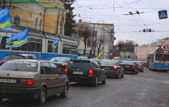 Новини Вінниці - фото з П'ять сотень авто сигналили і «поставили на вуха» всю Вінницю. Що це було? (ОНОВЛЕНО) П'ять сотень авто сигналили і «поставили на вуха» всю Вінницю. Що це було? (ОНОВЛЕНО), фото №24 на сайті 20minut.ua