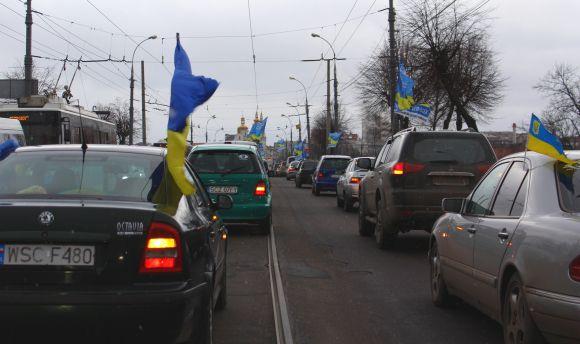 Новини Вінниці - фото з П'ять сотень авто сигналили і «поставили на вуха» всю Вінницю. Що це було? (ОНОВЛЕНО) П'ять сотень авто сигналили і «поставили на вуха» всю Вінницю. Що це було? (ОНОВЛЕНО), фото №18 на сайті 20minut.ua