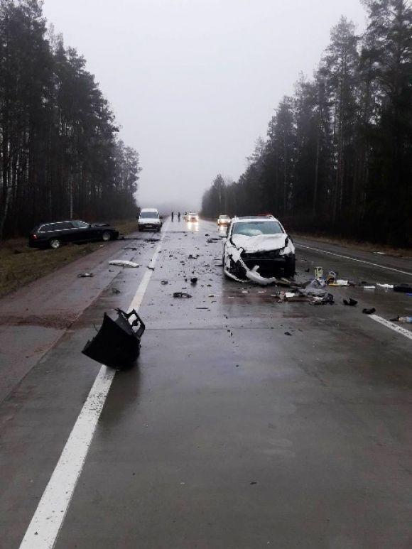 ДТП за участю трьох автомобілів: одного водія довелося деблокувати, фото №2 на сайті 20minut.ua